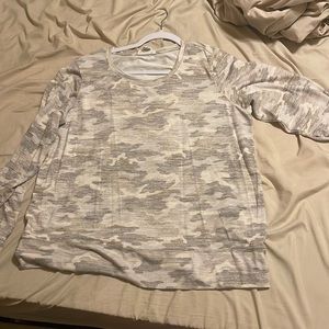 Long sleeve camp top